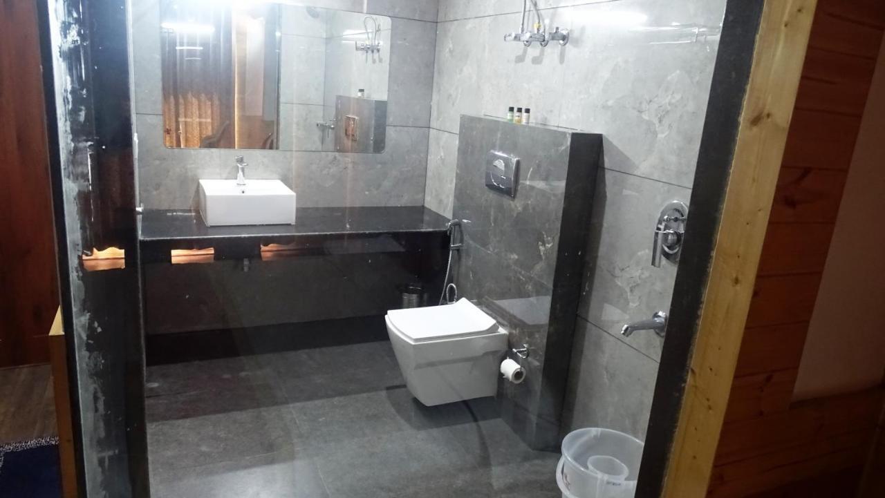 Humble Holiday Inn Kufri Simla Ngoại thất bức ảnh
