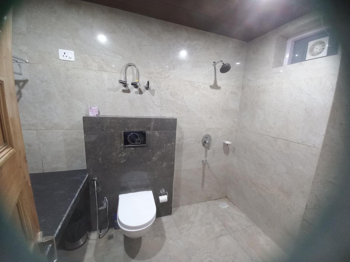 Humble Holiday Inn Kufri Simla Ngoại thất bức ảnh