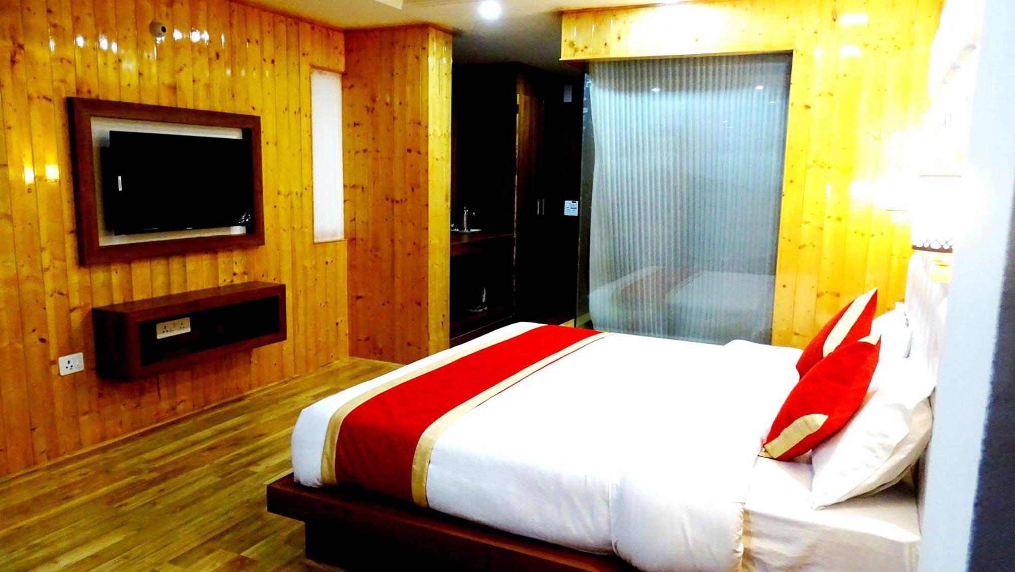 Humble Holiday Inn Kufri Simla Ngoại thất bức ảnh